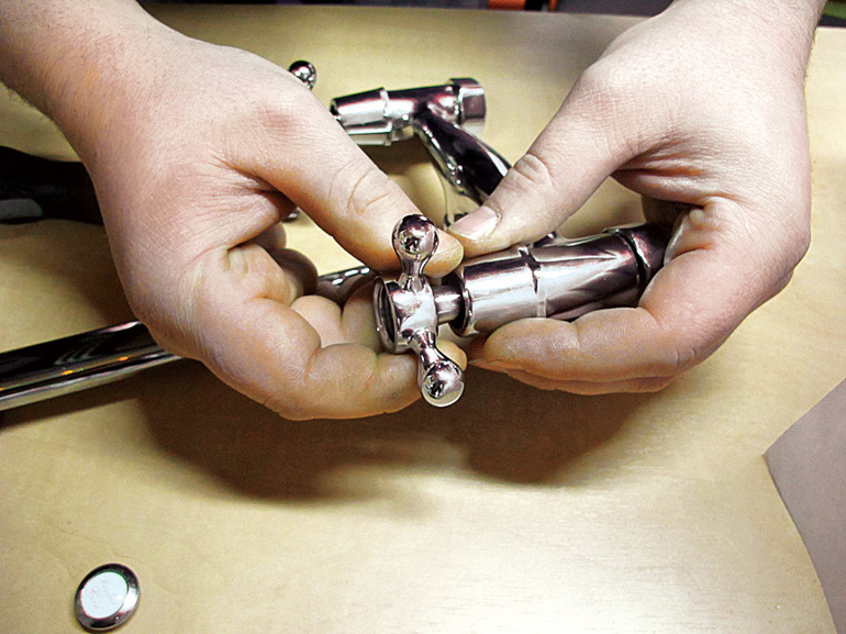 Comment remplacer le joint dans les grues de différentes conceptions