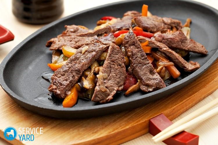 Viande avec des légumes